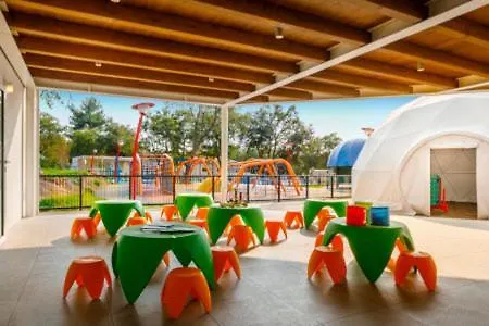 Camping Adria Mobile Homes Lanterna 假日公园 波雷奇