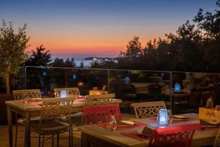 Camping Adria Mobile Homes Lanterna 假日公园