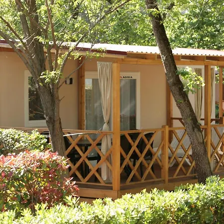 Camping Adria Mobile Homes Lanterna 4* פורץ
