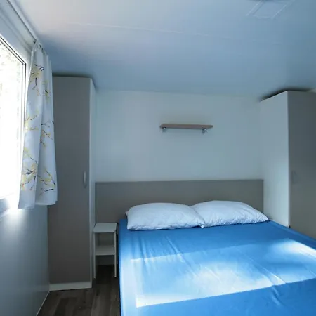 Camping Adria Mobile Homes Lanterna פארק נופש פורץ
