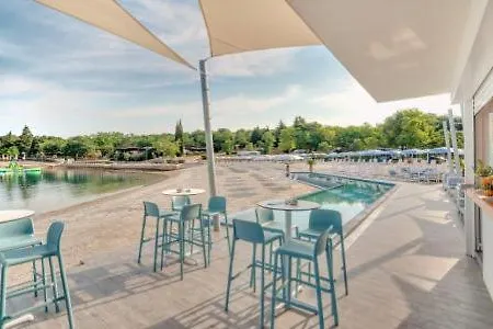 Camping Adria Mobile Homes Lanterna 4* פורץ