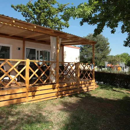 Camping Adria Mobile Homes Lanterna 4* פורץ