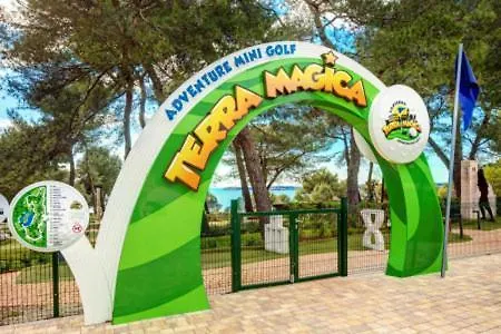 פארק נופש Camping Adria Mobile Homes Lanterna 4*