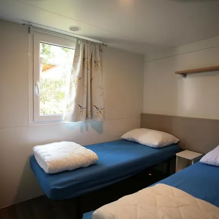 Camping Adria Mobile Homes Lanterna פארק נופש פורץ
