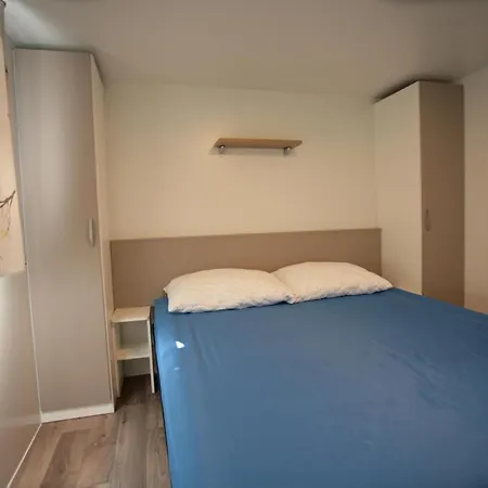 Camping Adria Mobile Homes Lanterna פארק נופש 4*