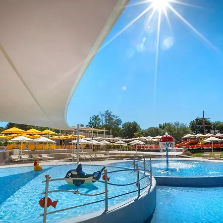 Camping Adria Mobile Homes Lanterna פארק נופש 4*