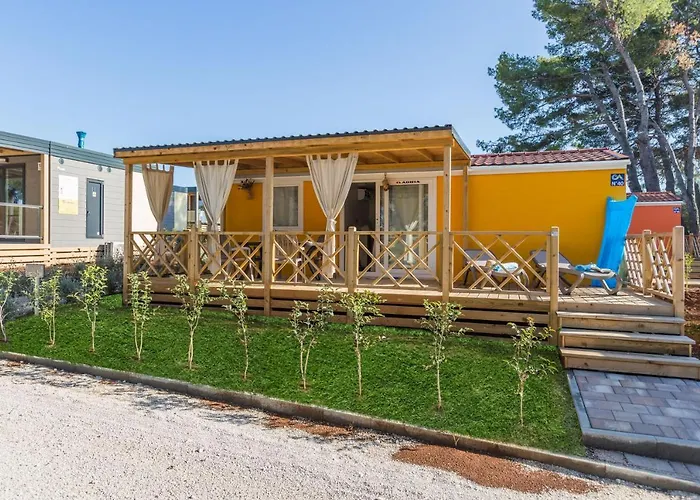 Camping Adria Mobile Homes Lanterna 4*