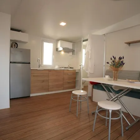 Camping Adria Mobile Homes Lanterna 4* بوريتش